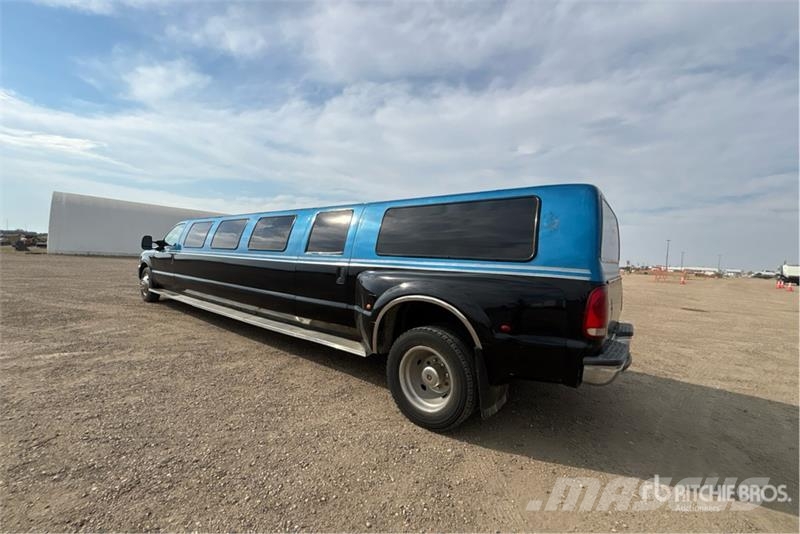 Ford F-450 XL 15 Seat Dually Limousine Auto's