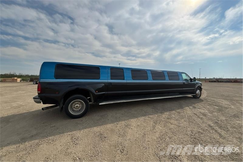Ford F-450 XL 15 Seat Dually Limousine Auto's