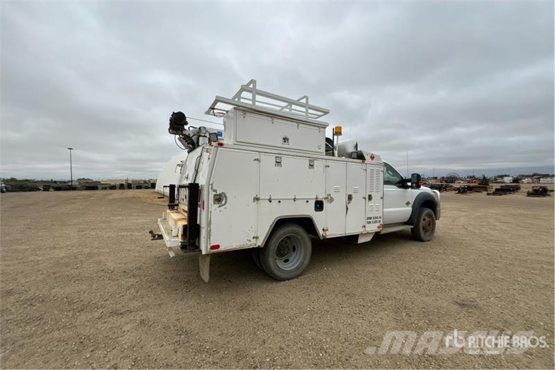 Ford F-550 Municipal/vehicul cu uz general
