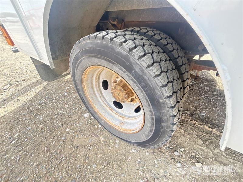 Ford F-550 Teherautóra szerelt emelők és állványok