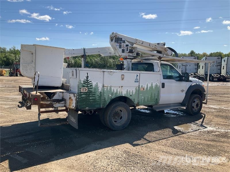 Ford F-550 Autoplošiny