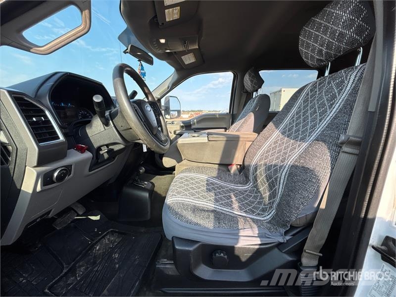 Ford F-550 Flakbilar