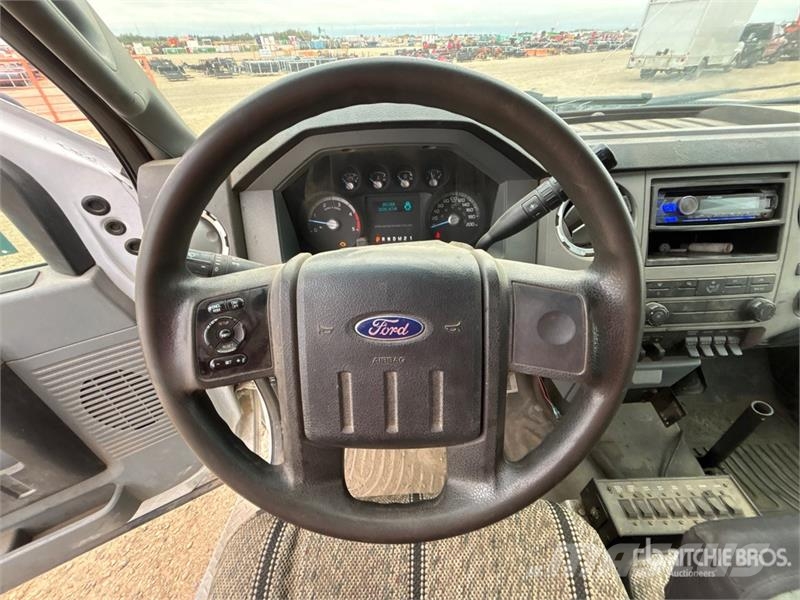 Ford F-550 Municipal/vehicul cu uz general