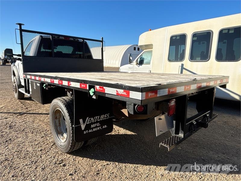 Ford F-550 Ciężarówki typu Platforma / Skrzynia