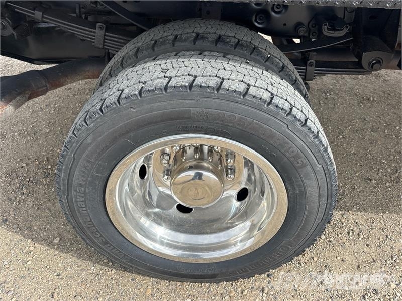 Ford F-550 Lastbil med lad/Flatbed