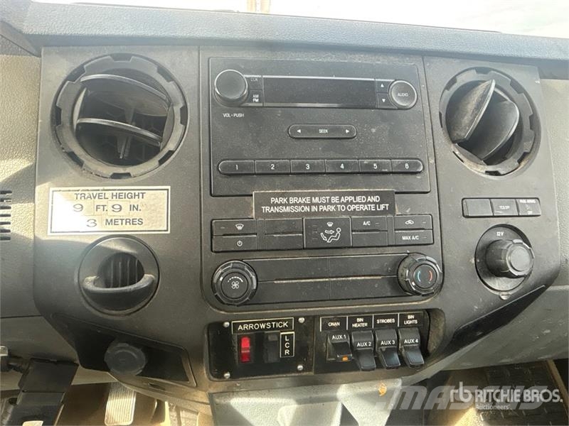 Ford F-550 트럭 탑재 고소작업대
