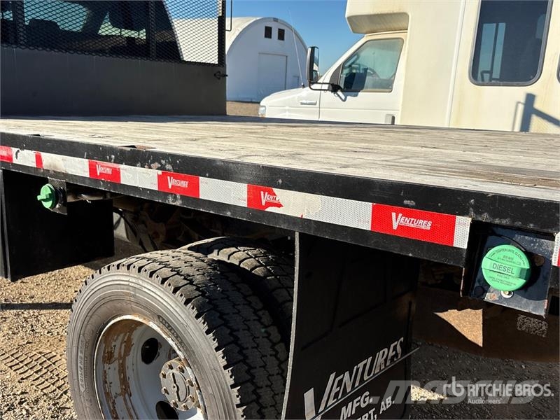 Ford F-550 Ciężarówki typu Platforma / Skrzynia