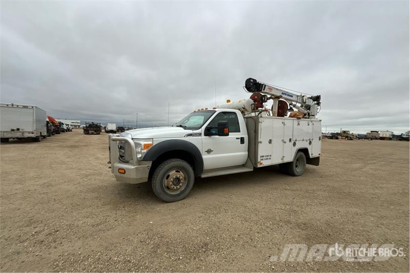 Ford F-550 Municipal/vehicul cu uz general