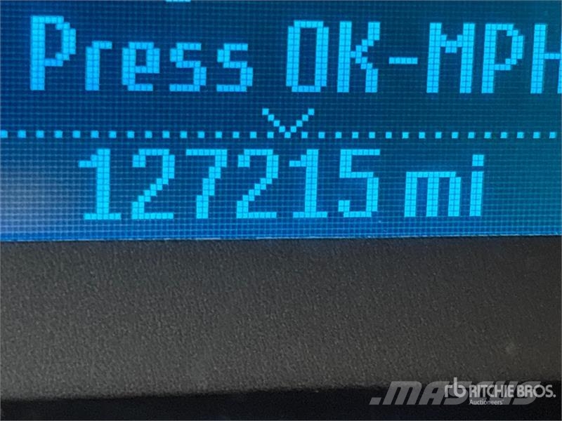 Ford F-550 Teherautóra szerelt emelők és állványok