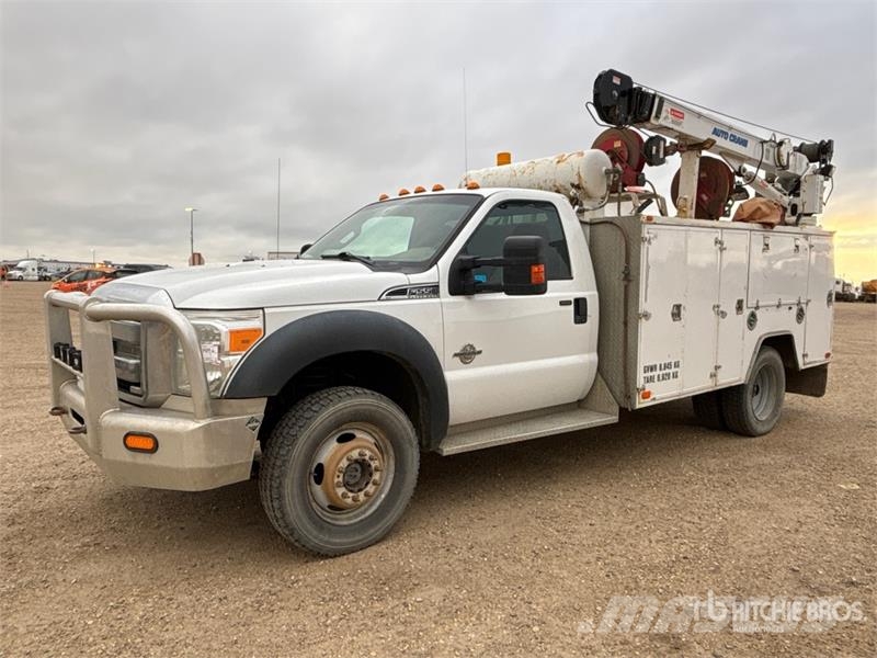 Ford F-550 Municipal/vehicul cu uz general