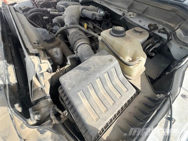 Ford F-550 Teherautóra szerelt emelők és állványok