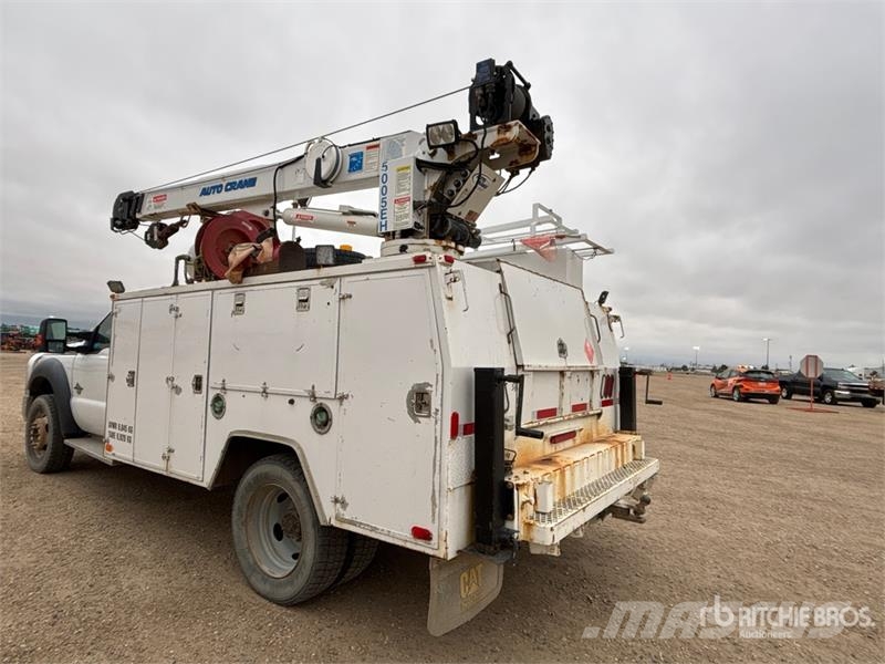 Ford F-550 Municipal/vehicul cu uz general