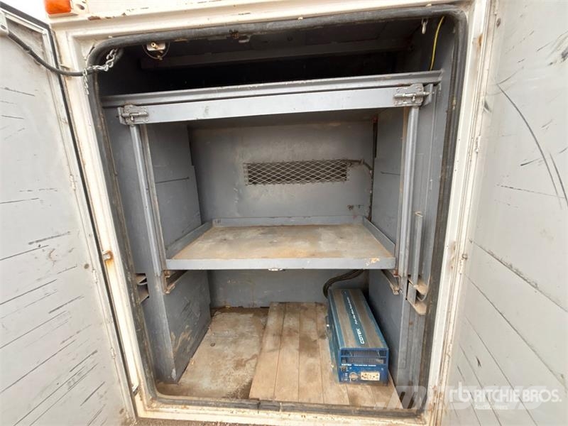 Ford F-550 Municipal/vehicul cu uz general