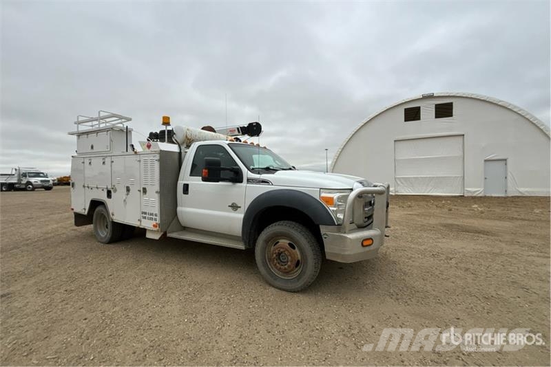 Ford F-550 Municipal/vehicul cu uz general
