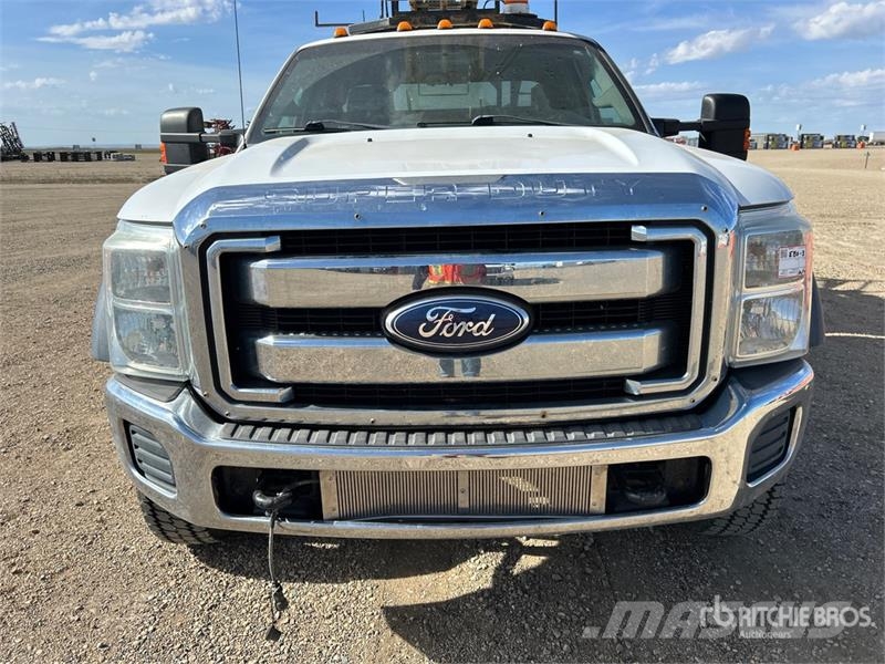 Ford F-550 Auto korvtõstukid