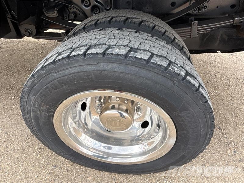 Ford F-550 Lastbil med lad/Flatbed