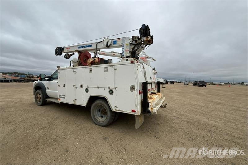 Ford F-550 Municipal/vehicul cu uz general