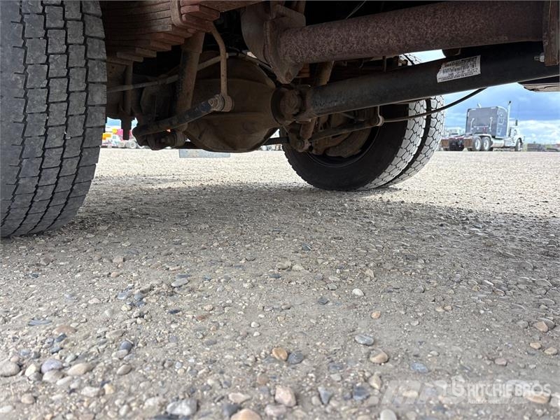 Ford F-550 Teherautóra szerelt emelők és állványok