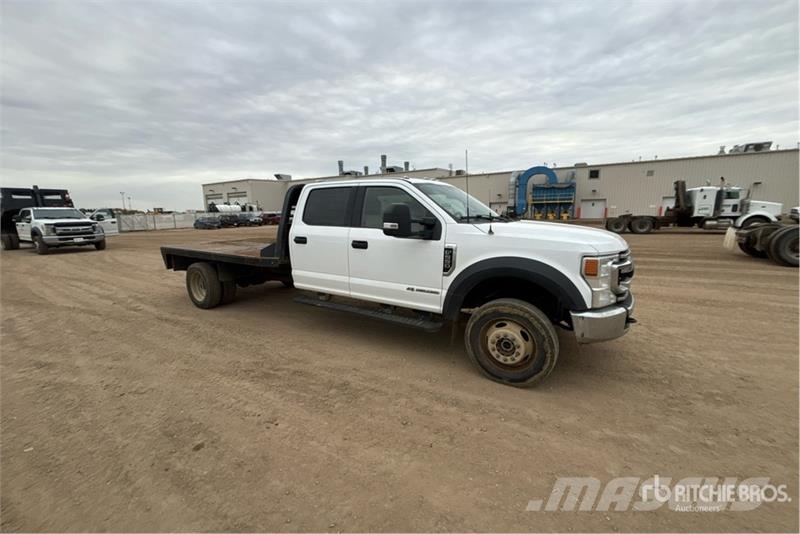 Ford F-550 Camion plateau
