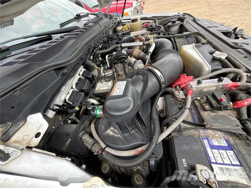 Ford F-550 Teherautóra szerelt emelők és állványok