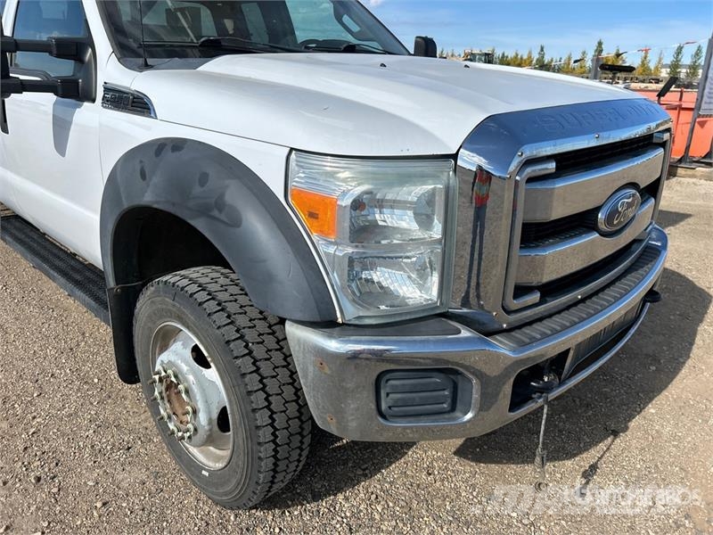 Ford F-550 Auto korvtõstukid