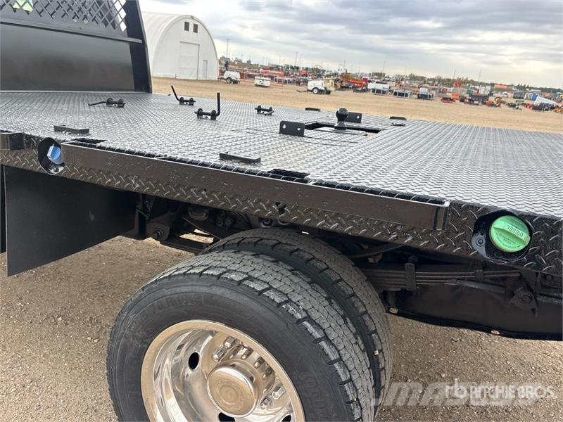 Ford F-550 Lastbil med lad/Flatbed
