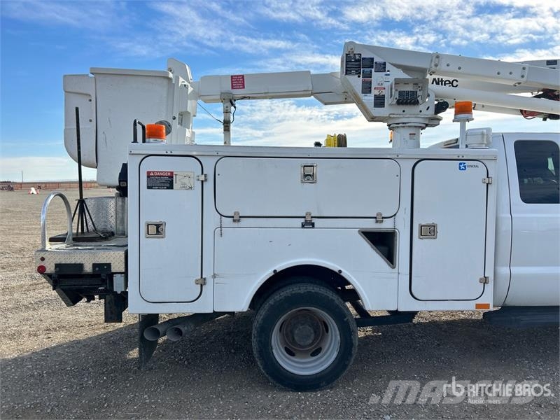 Ford F-550 LKW-Arbeitsbühnen