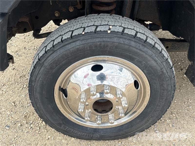 Ford F-550 Lastbil med lad/Flatbed