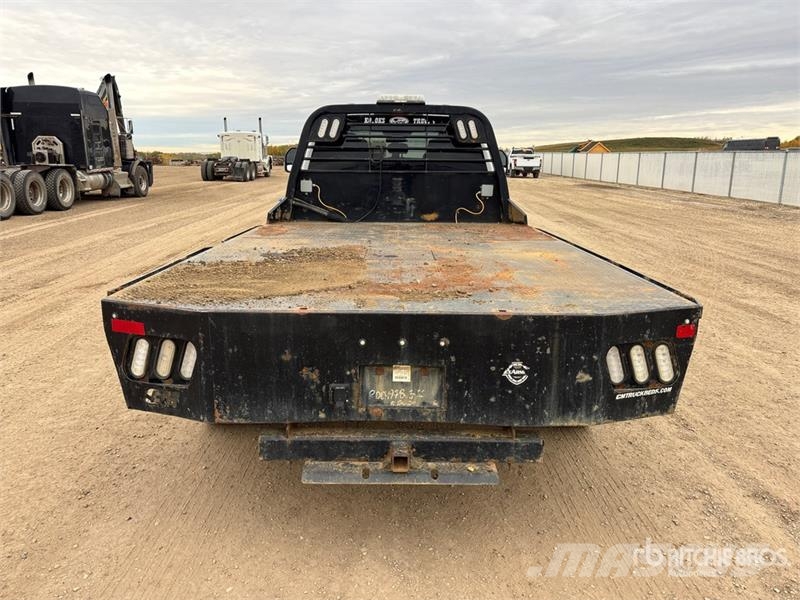Ford F-550 Camion plateau