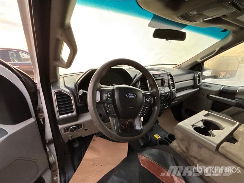 Ford F-550 Самосвал