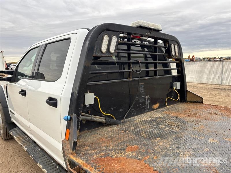 Ford F-550 Camion plateau