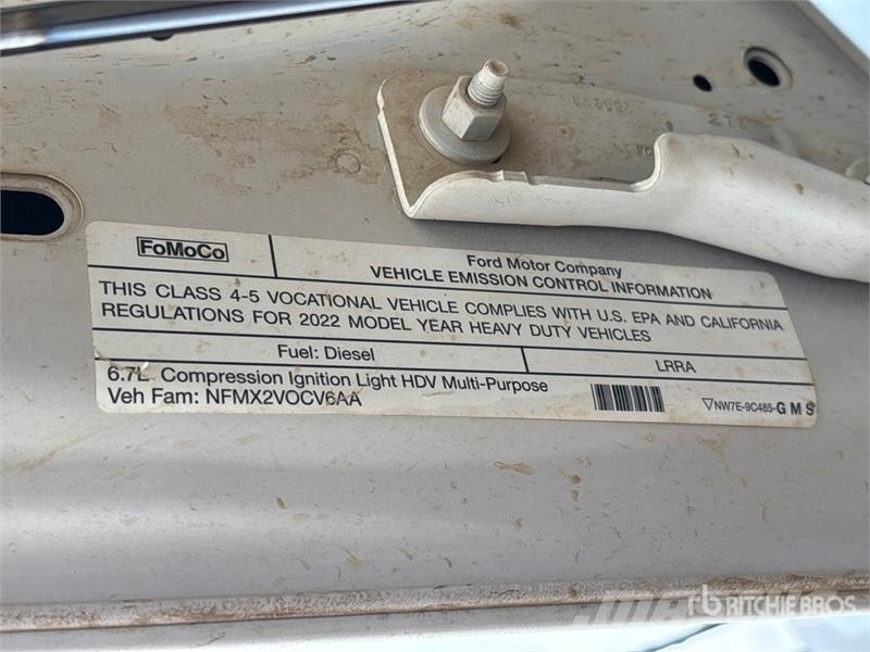 Ford F-550 Camion plateau
