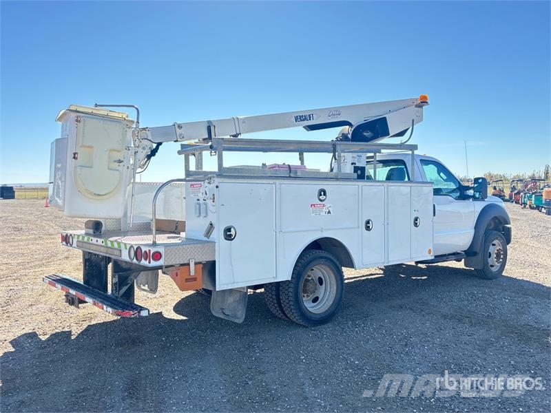 Ford F-550 트럭 탑재 고소작업대