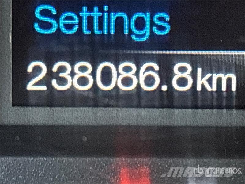 Ford F-550 Ciężarówki typu Platforma / Skrzynia