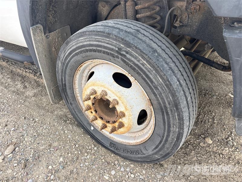 Ford F-550 Teherautóra szerelt emelők és állványok