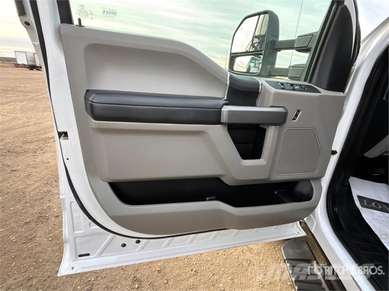 Ford F-550 Kamioni sa otvorenim sandukom