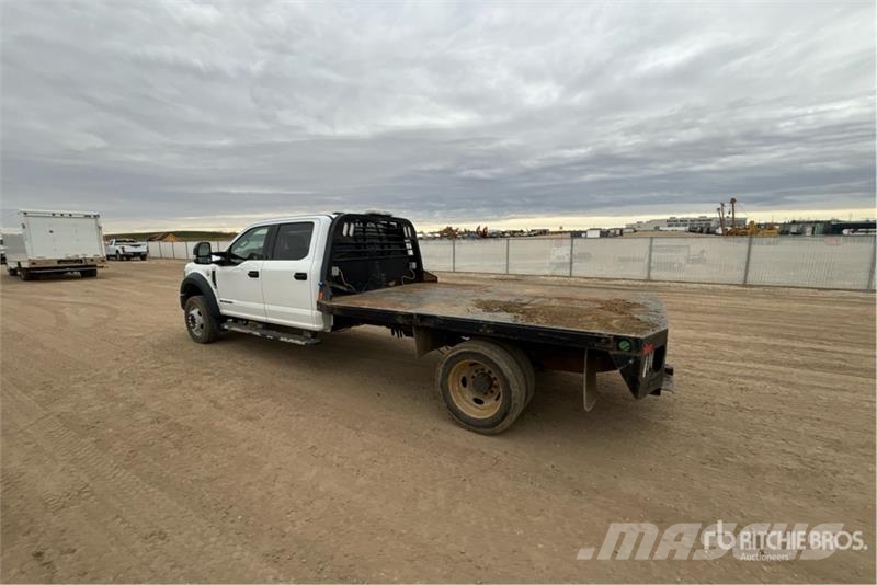 Ford F-550 Camion plateau