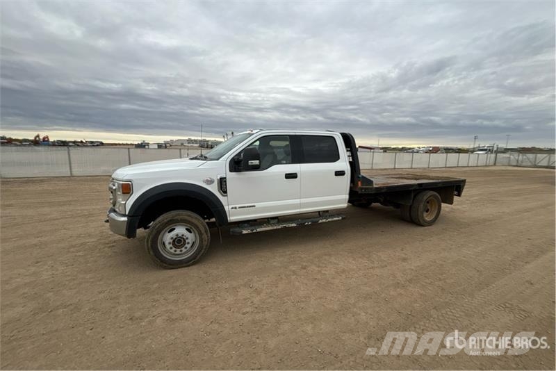 Ford F-550 Camion plateau