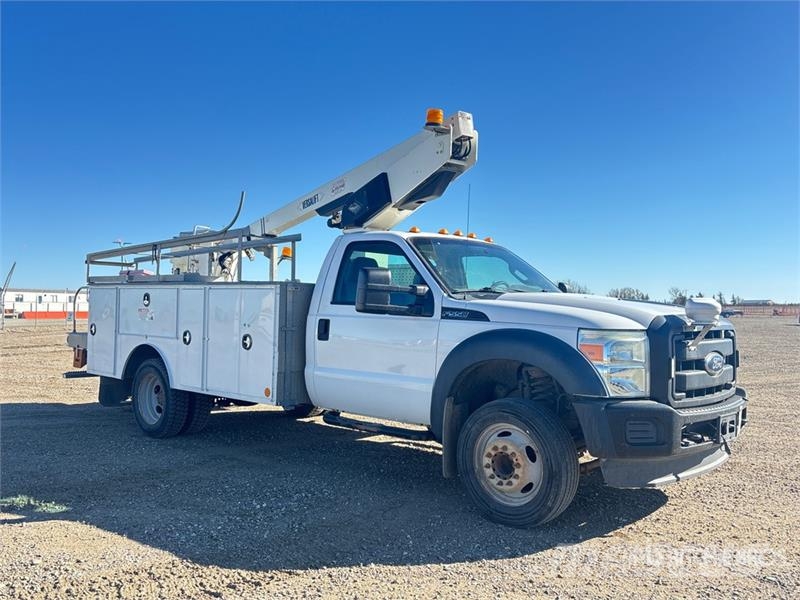 Ford F-550 트럭 탑재 고소작업대