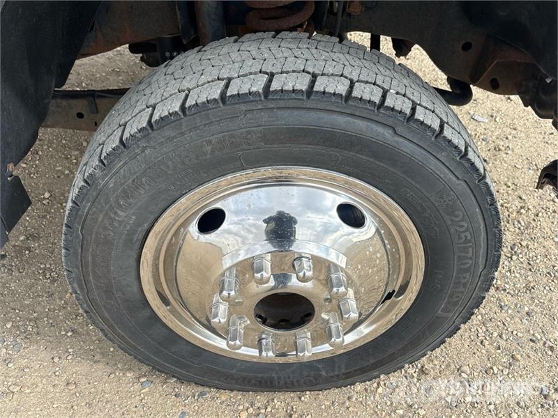 Ford F-550 Lastbil med lad/Flatbed