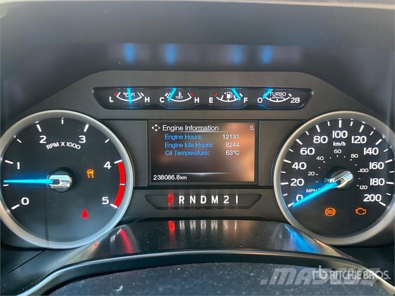 Ford F-550 Ciężarówki typu Platforma / Skrzynia