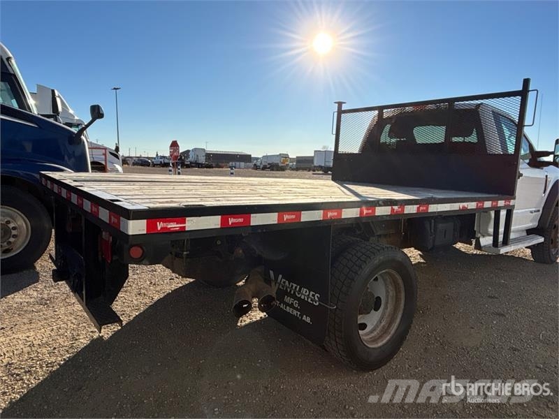 Ford F-550 Ciężarówki typu Platforma / Skrzynia