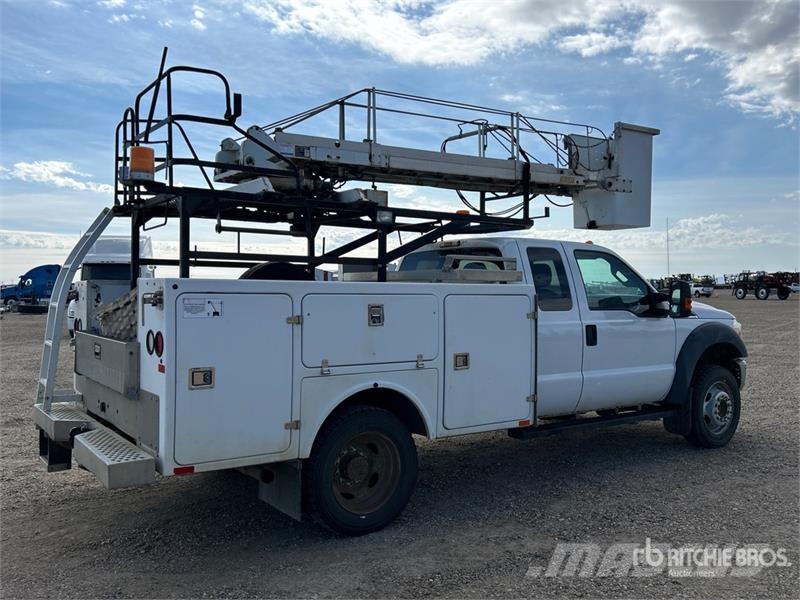 Ford F-550 Auto korvtõstukid
