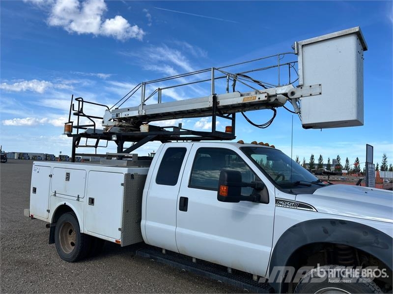Ford F-550 Auto korvtõstukid