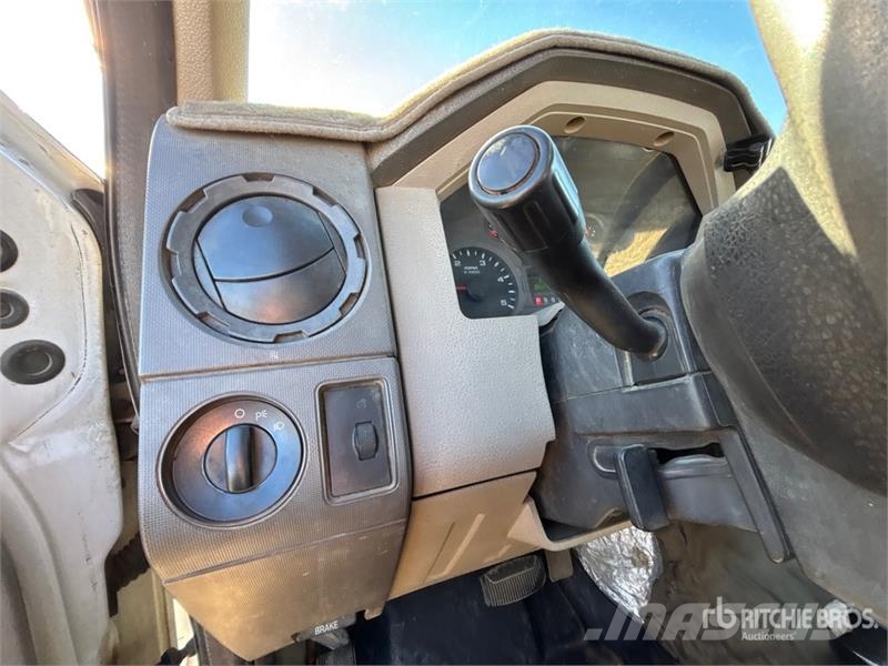 Ford F-550 4x2 Roll-Off Truck Komunalni tovornjaki