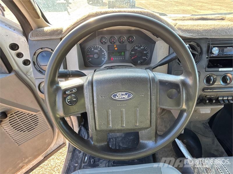 Ford F-550 4x2 Roll-Off Truck Komunalni tovornjaki
