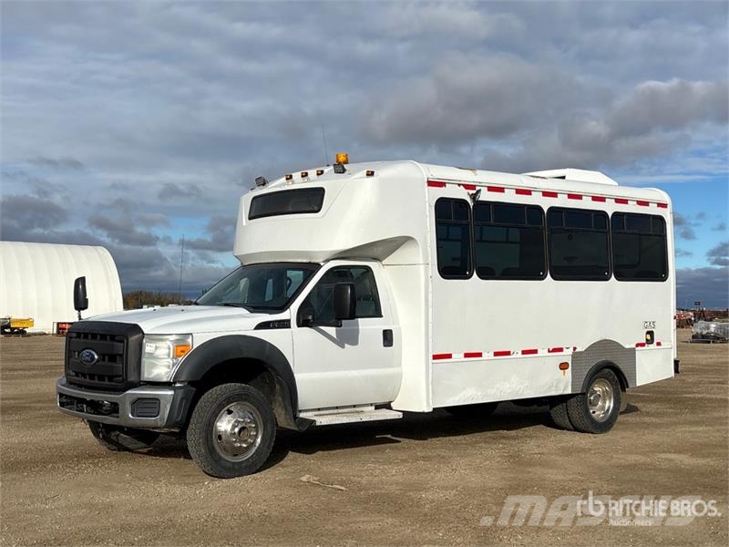Ford F-550 4x4 15-Seat Mini Bus Minibusser