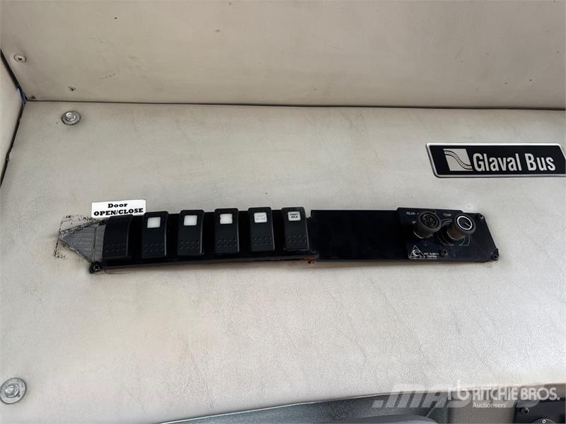Ford F-550 4x4 15-Seat Mini Bus Minibusser
