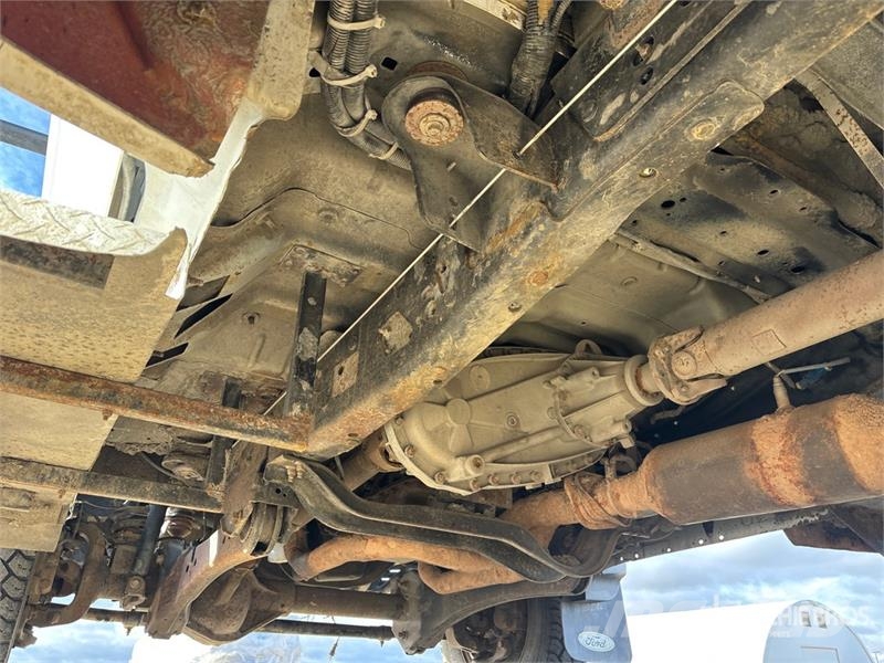 Ford F-550 4x4 15-Seat Mini Bus Minibusser