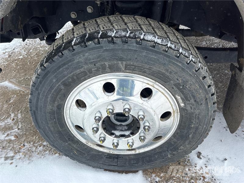 Ford F-550 4x4 Extended Cab Ultra High Pressure Fire Tr شاحنات حريق
